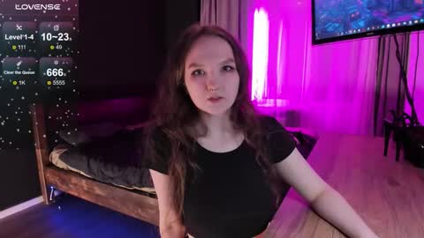 Snapshot of your_bunny chatting on 09.09.25 Bunny online show from 09.09.25