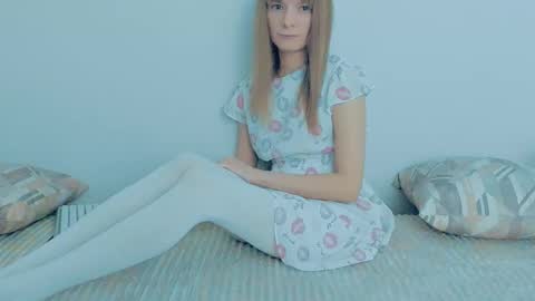 Snapshot of your_caramelka chatting on 10.05.25 Lily online show from 10.05.25