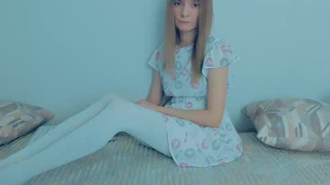 Snapshot of your_caramelka chatting on 10.06.25 Lily online show from 10.06.25