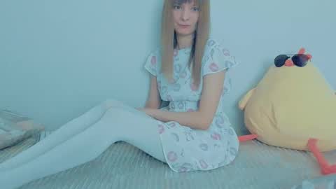 Snapshot of your_caramelka chatting on 10.09.25 Lily online show from 10.09.25