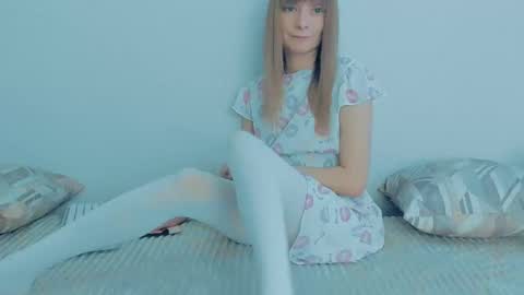 Snapshot of your_caramelka chatting on 10.14.25 Lily online show from 10.14.25