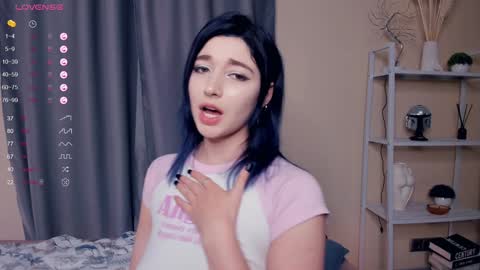 Lina online show from 02.04.25