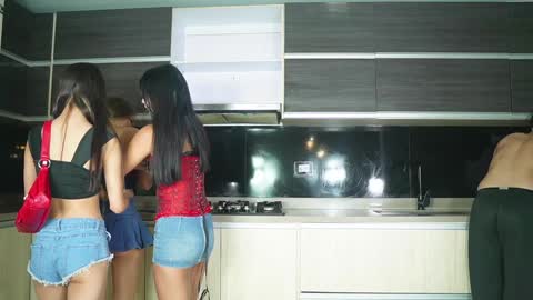 Aysel Chloe Noa and Zoe online show from 02.18.26