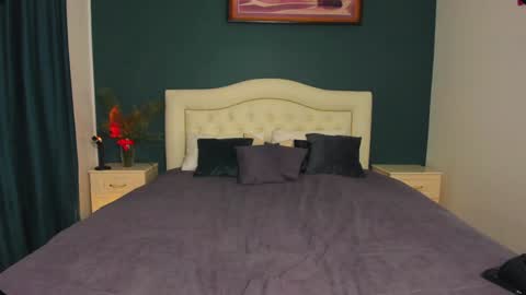 Snapshot of your_eclipse chatting on 12.27.24 Goddess Alana online show from 12.27.24
