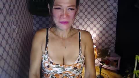 Snapshot of your_empress_woman chatting on 05.31.26 GRACE YOUR PLEASURE BB online show from 05.31.26
