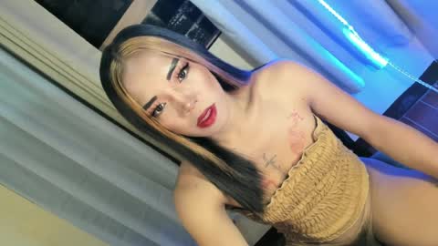 Snapshot of your_girl_yeka chatting on 06.19.26 your_girl_yeka online show from 06.19.26