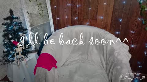 Snapshot of your_gothic_elf chatting on 12.27.24 Stella online show from 12.27.24