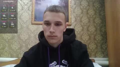 Snapshot of your_honeyy chatting on 11.04.25 Mark online show from 11.04.25