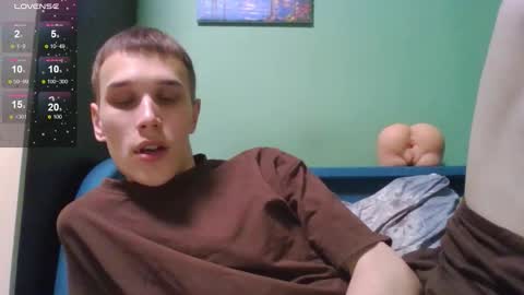 Snapshot of your_honeyy chatting on 12.05.25 Mark online show from 12.05.25