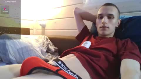 Snapshot of your_honeyy chatting on 03.04.26 Mark online show from 03.04.26