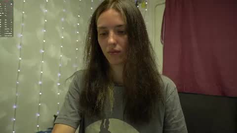 Snapshot of your_little_flexible_girl chatting on 07.05.26 Meri online show from 07.05.26