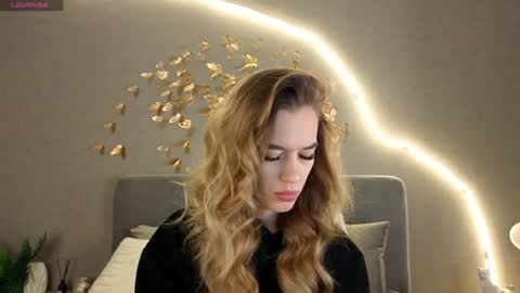 Jessica Loyd online show from 02.01.25