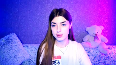 Snapshot of your_moon18 chatting on 12.18.24 Zarina online show from 12.18.24