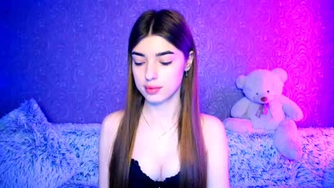 Snapshot of your_moon18 chatting on 12.20.24 Zarina online show from 12.20.24