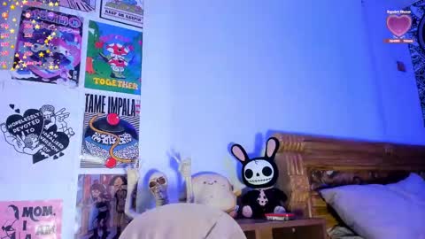 Daniela  Help me reach 100 likes online show from 10.05.25