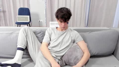 Snapshot of your_shy_guy chatting on 01.22.25 your_shy_guy online show from 01.22.25