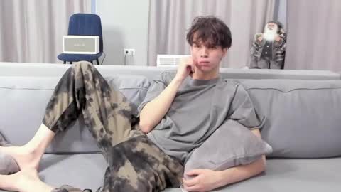 Snapshot of your_shy_guy chatting on 01.25.25 your_shy_guy online show from 01.25.25