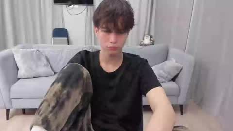 Snapshot of your_shy_guy chatting on 01.31.25 your_shy_guy online show from 01.31.25