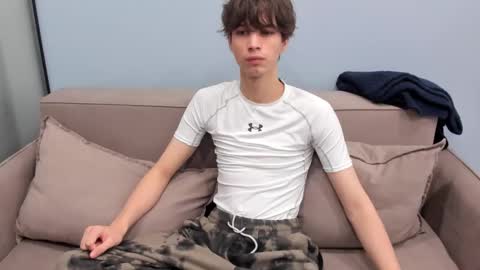 Snapshot of your_shy_guy chatting on 09.18.25 your_shy_guy online show from 09.18.25