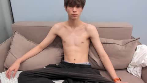 Snapshot of your_shy_guy chatting on 09.19.25 your_shy_guy online show from 09.19.25