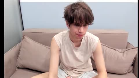 Snapshot of your_shy_guy chatting on 10.01.25 your_shy_guy online show from 10.01.25