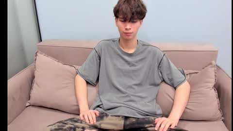 Snapshot of your_shy_guy chatting on 10.21.25 your_shy_guy online show from 10.21.25