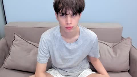 Snapshot of your_shy_guy chatting on 11.03.25 your_shy_guy online show from 11.03.25