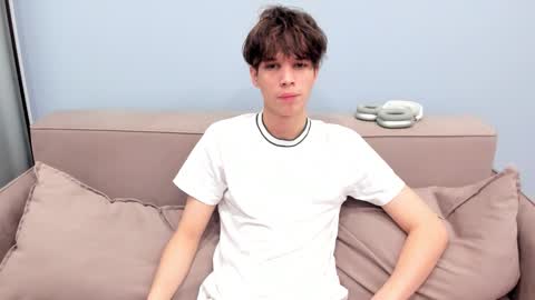 Snapshot of your_shy_guy chatting on 11.18.25 your_shy_guy online show from 11.18.25