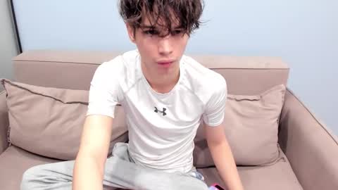 Snapshot of your_shy_guy chatting on 12.05.25 your_shy_guy online show from 12.05.25