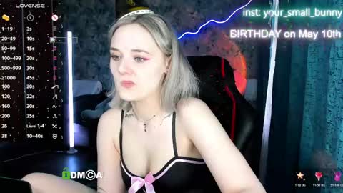 Snapshot of your_small_bunny chatting on 05.11.26 Molly online show from 05.11.26