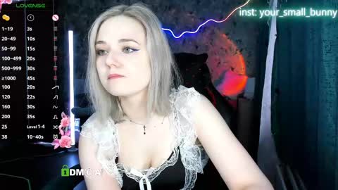 Snapshot of your_small_bunny chatting on 05.24.26 Molly online show from 05.24.26