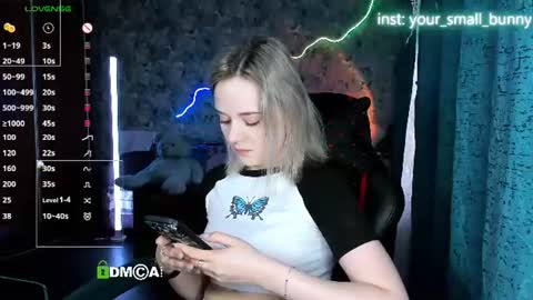 Snapshot of your_small_bunny chatting on 06.22.26 Molly online show from 06.22.26