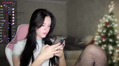 Mia  online show from 01.17.25