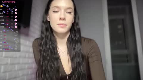 Mia  online show from 02.07.25