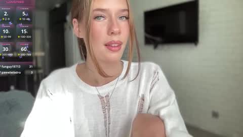 Mia  online show from 09.26.25