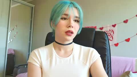 Snapshot of your_tender_doll chatting on 05.24.26 Alice online show from 05.24.26