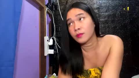 your_twinkletoes18 online show from 11.23.25