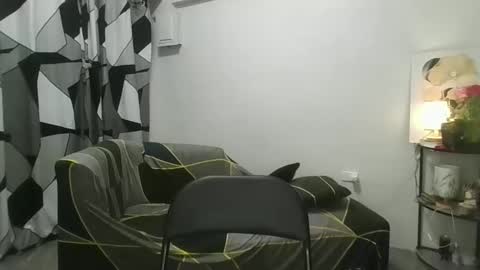 Snapshot of your_unmarriedwife chatting on 04.24.26 your_unmarriedwife online show from 04.24.26