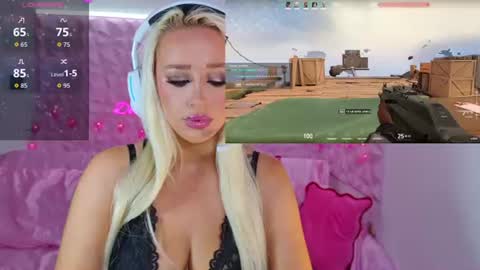 Snapshot of yourblonde_doll chatting on 07.16.26 YourBlondeDoll online show from 07.16.26
