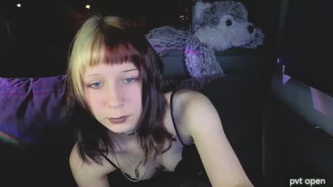 Snapshot of yourcutiegoth chatting on 04.18.26 Vasilisa online show from 04.18.26