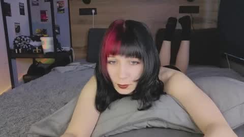 Snapshot of yourcutiegoth chatting on 05.15.26 Vasilisa online show from 05.15.26