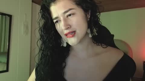 Snapshot of yourdreamgirl2025 chatting on 05.14.26 yourdreamgirl2025 online show from 05.14.26