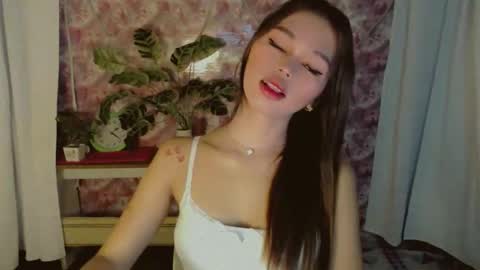 Snapshot of yourfavoratesunshine chatting on 04.22.26 Sunshine online show from 04.22.26