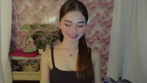Snapshot of yourfavoratesunshine chatting on 06.26.26 Sunshine online show from 06.26.26