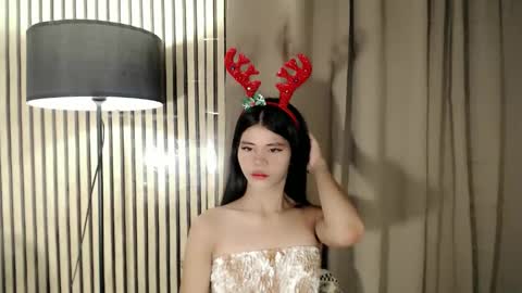 Vivian online show from 12.21.25