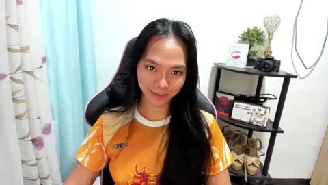 Snapshot of yourfiercequeenalexia chatting on 01.02.25 Alexia online show from 01.02.25