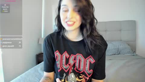 Snapshot of yourfreakygirl chatting on 03.11.26 Helena online show from 03.11.26