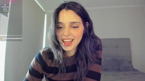 Snapshot of yourfreakygirl chatting on 04.06.26 Helena online show from 04.06.26