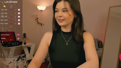 Snapshot of yourfrenchteacher chatting on 12.10.24 Chloe online show from 12.10.24