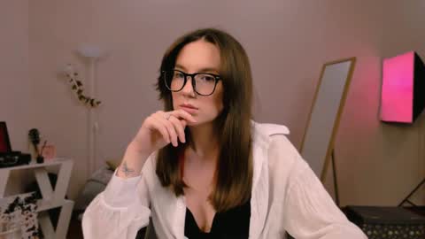 Snapshot of yourfrenchteacher chatting on 01.24.25 Chloe online show from 01.24.25
